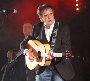 Donnie Munro of Runrig performing on stage at EDF