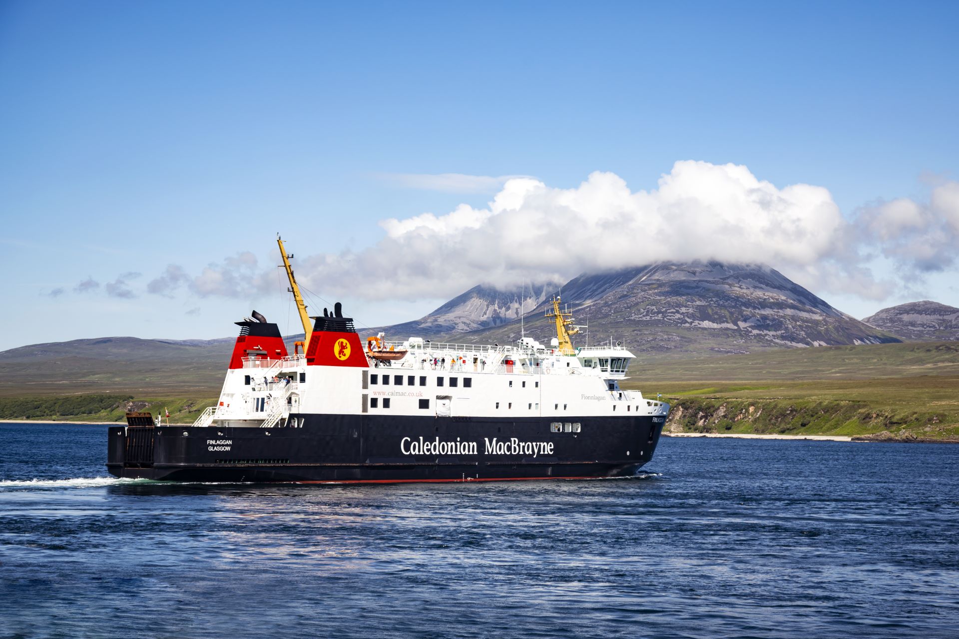 (c) David-macbrayne.co.uk